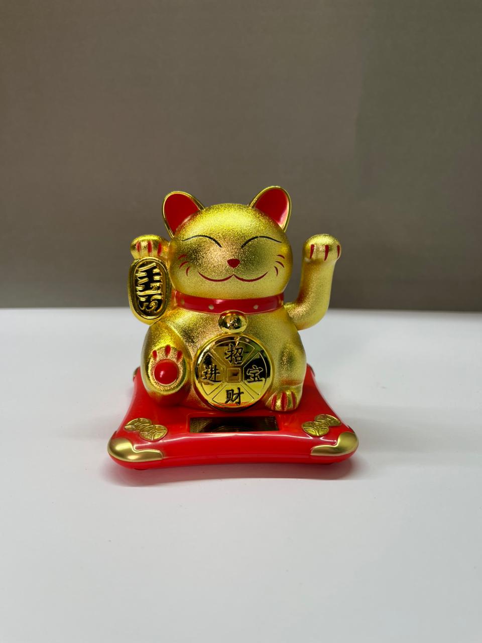 Gato de la Suerte Solar – Maneki Neko Dorado