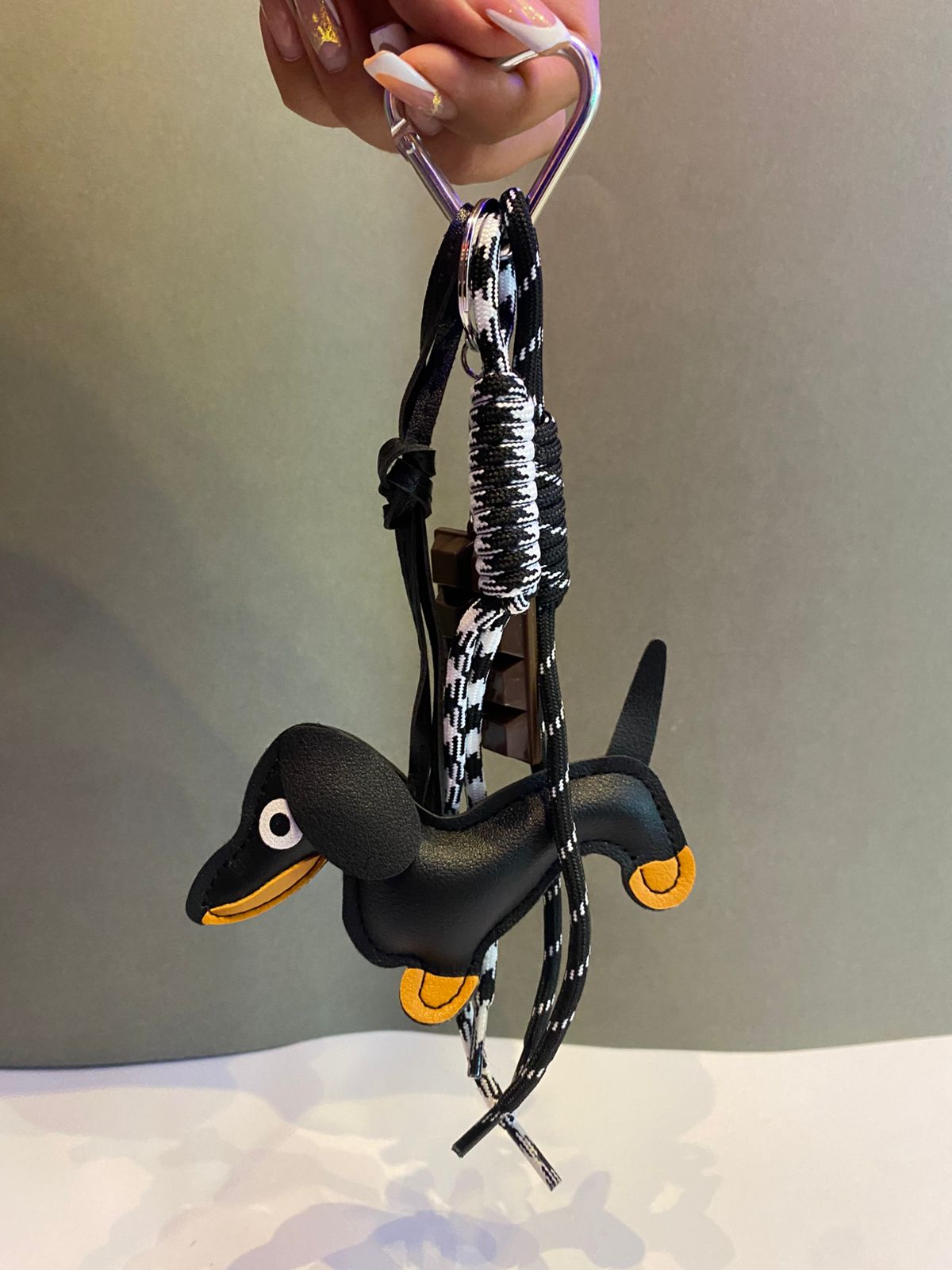 CHARMS PARA BOLSO PERRO SALCHICHA