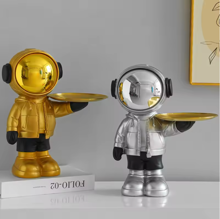 Astronauta con bandeja