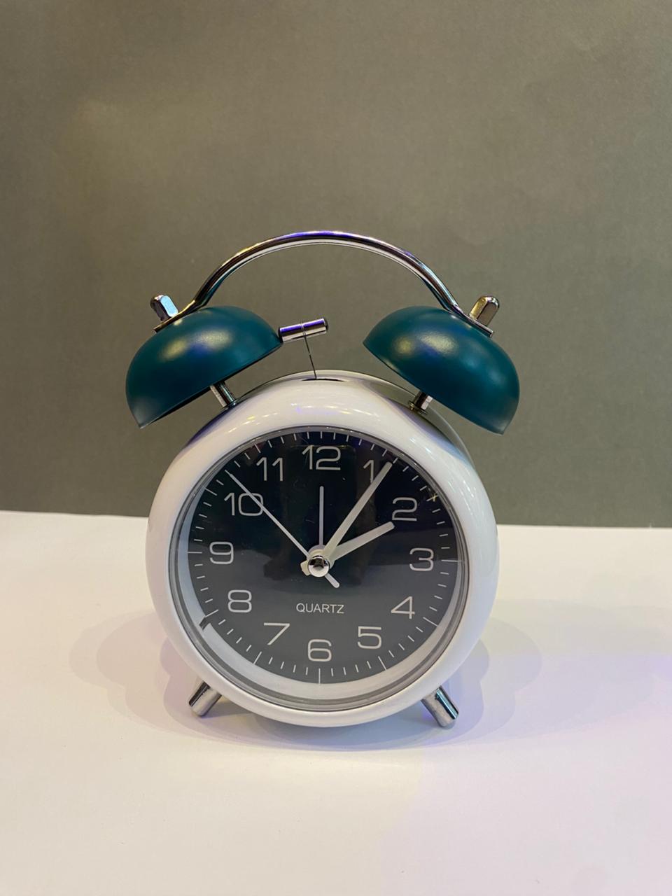 RELOJ DESPERTADOR CLASICO